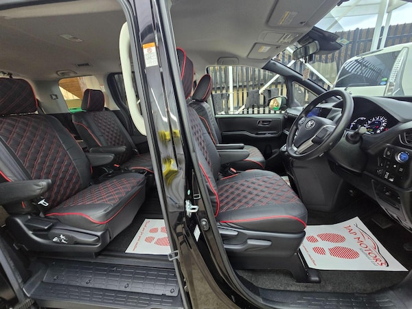 Used Toyota Voxy 2017 for sale - 74339247: Photo 15