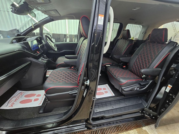 Used Toyota Voxy 2017 for sale - 74339247: Photo 25