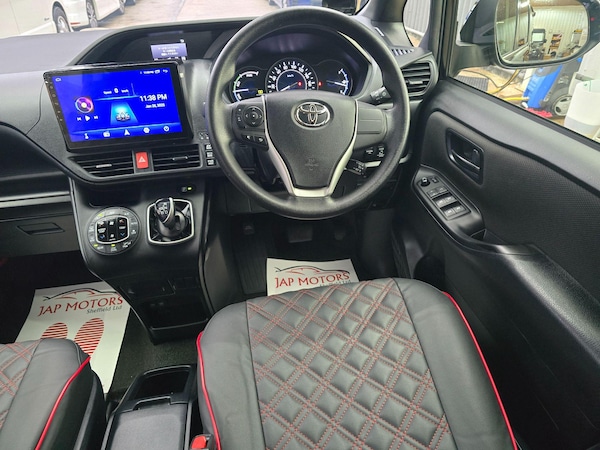 Used Toyota Voxy 2017 for sale - 74339247: Photo 33