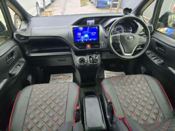Used Toyota Voxy 2017 for sale - 74339247: Photo
