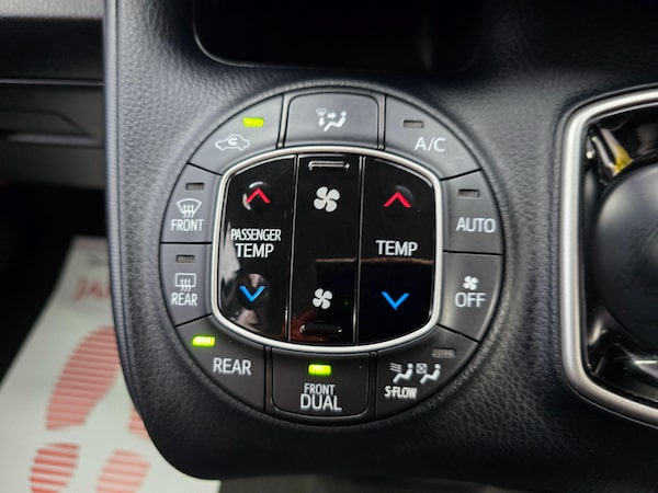 Used Toyota Voxy 2017 for sale - 74339247: Photo 43