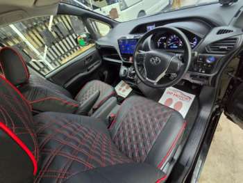 Used Toyota Voxy 2017 for sale - 74339247: Photo