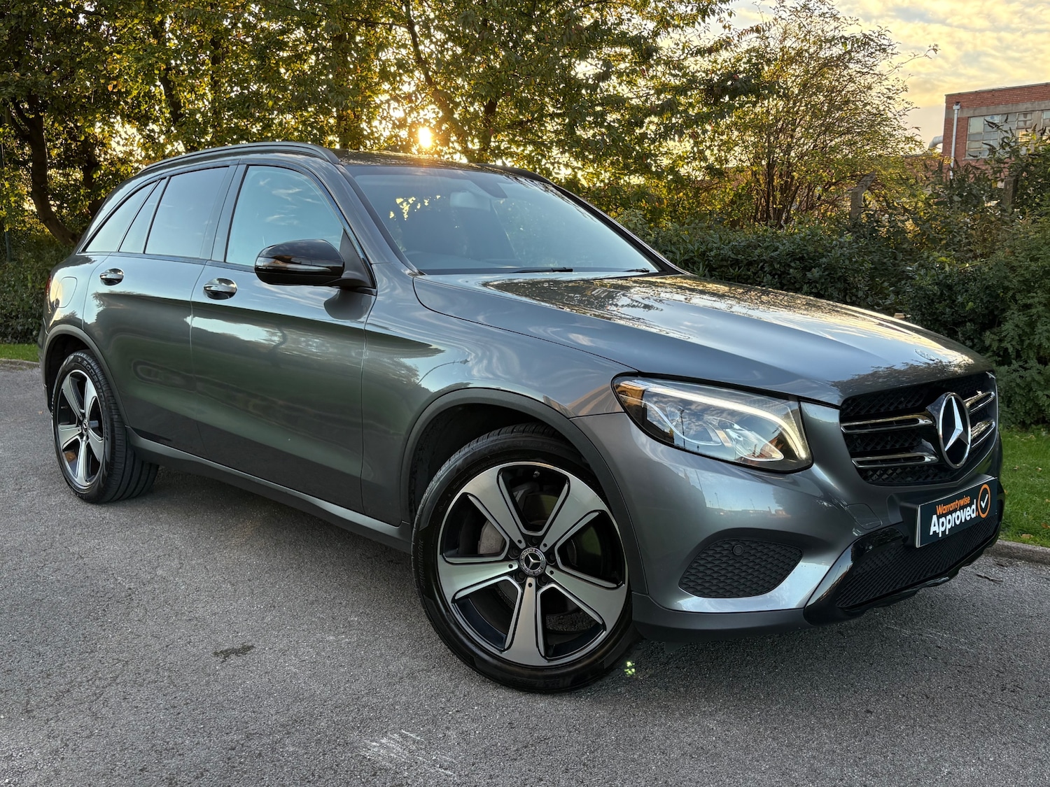 Used Mercedes-Benz GLC 2018 for sale - 76187301: Photo 1