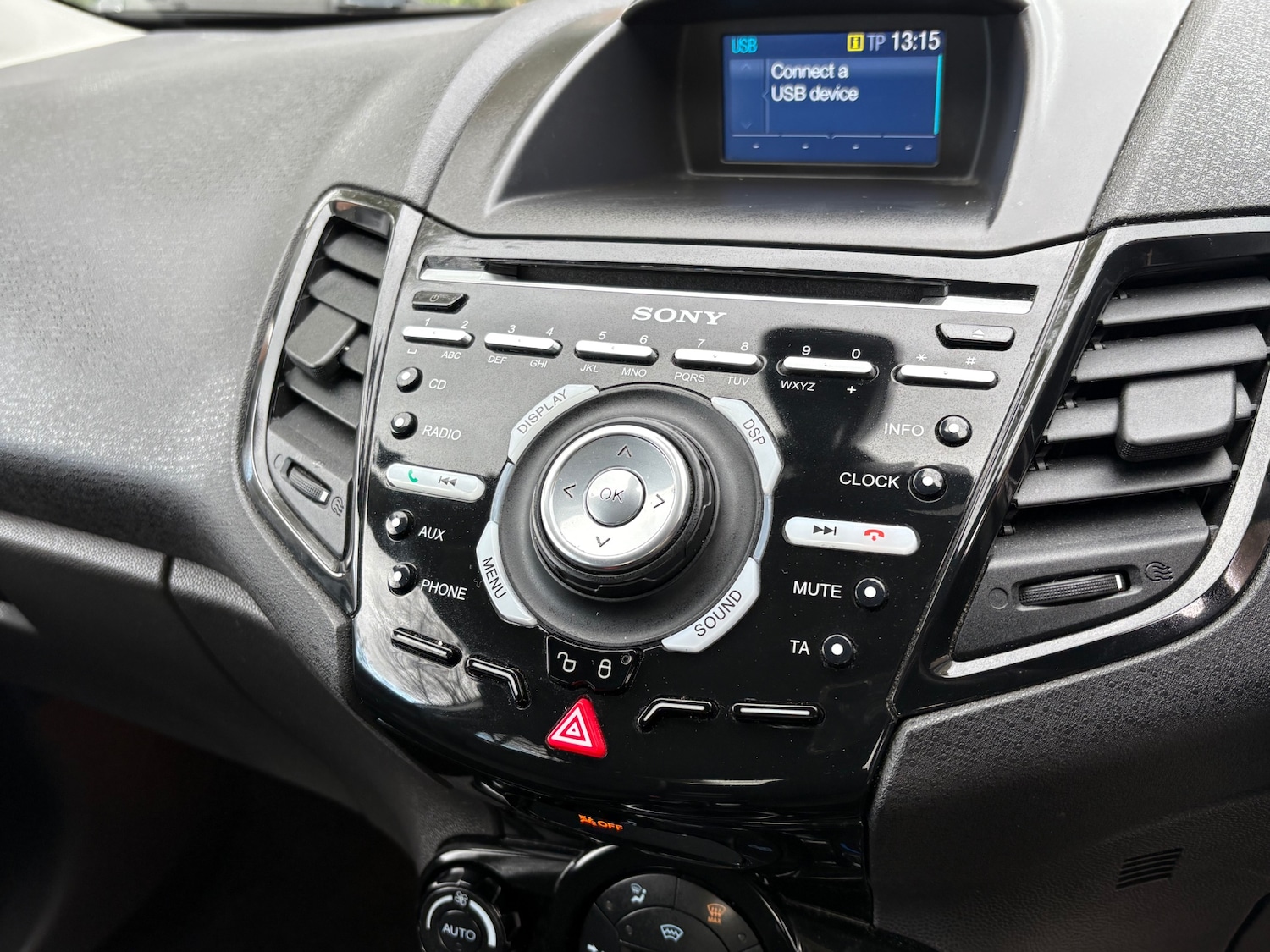 Used Ford Fiesta 2015 for sale - 76612177: Photo 16