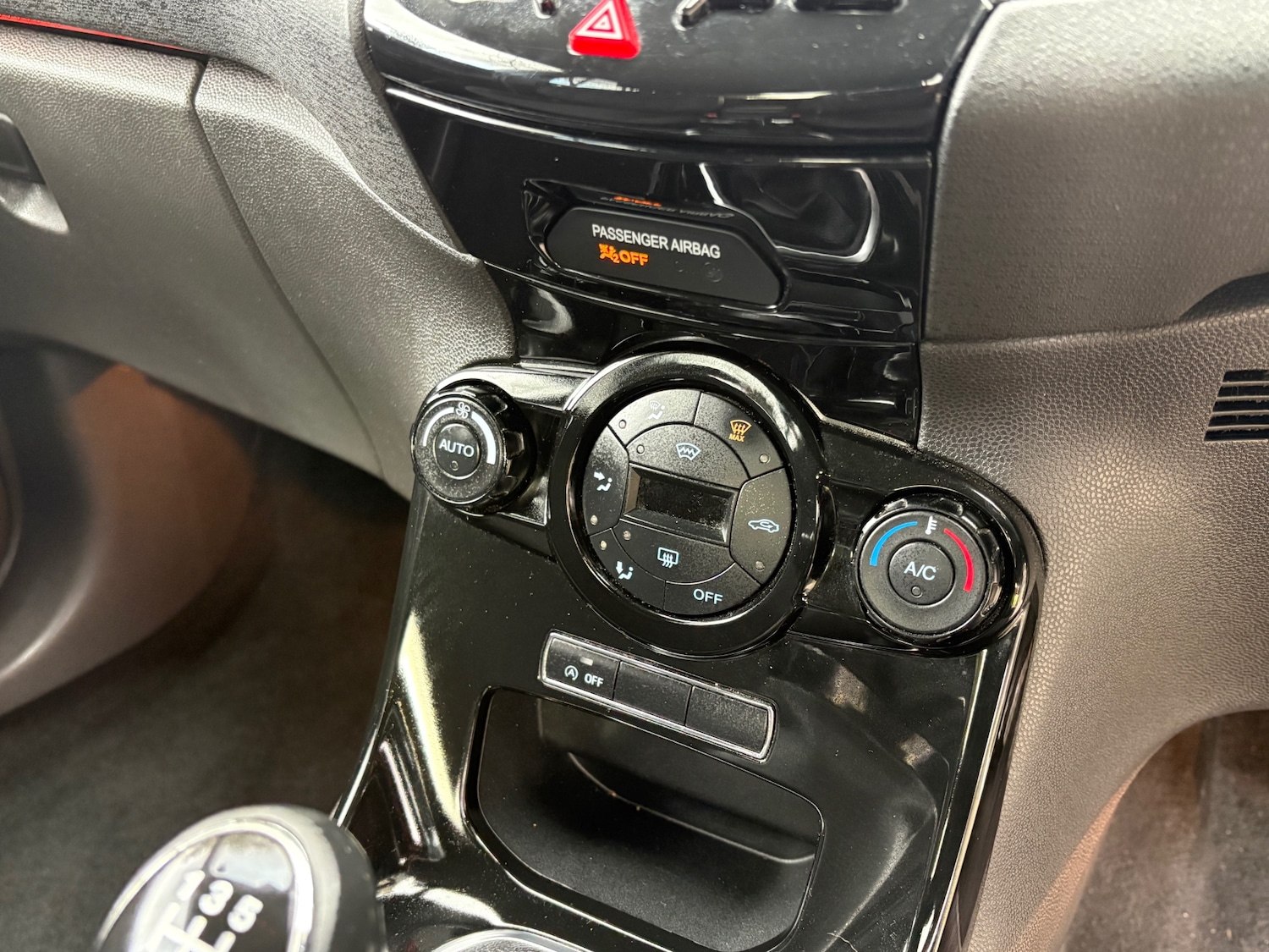 Used Ford Fiesta 2015 for sale - 76612177: Photo 17