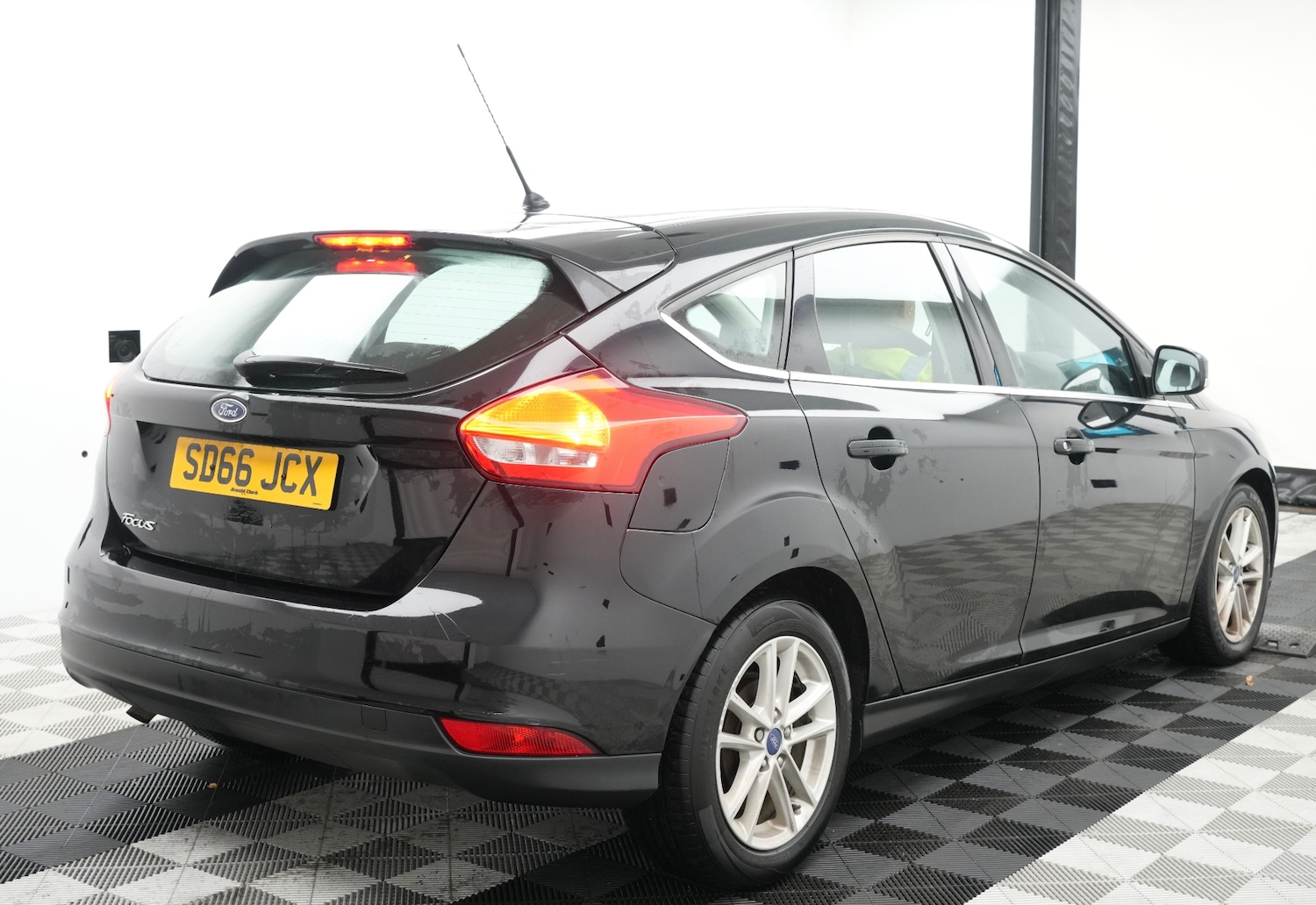 Used Ford Focus 2016 for sale - 76885213: Photo 2