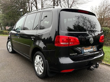 Used Volkswagen Touran 2011 for sale - 77201345: Photo