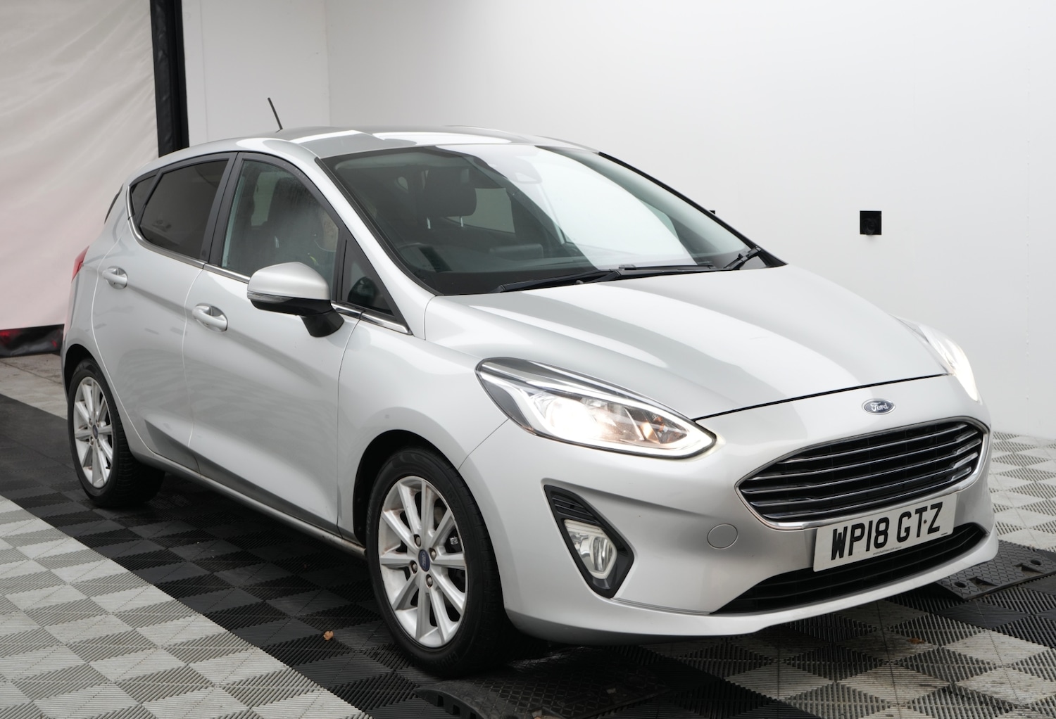 Used Ford Fiesta 2018 for sale - 76885256: Photo 1