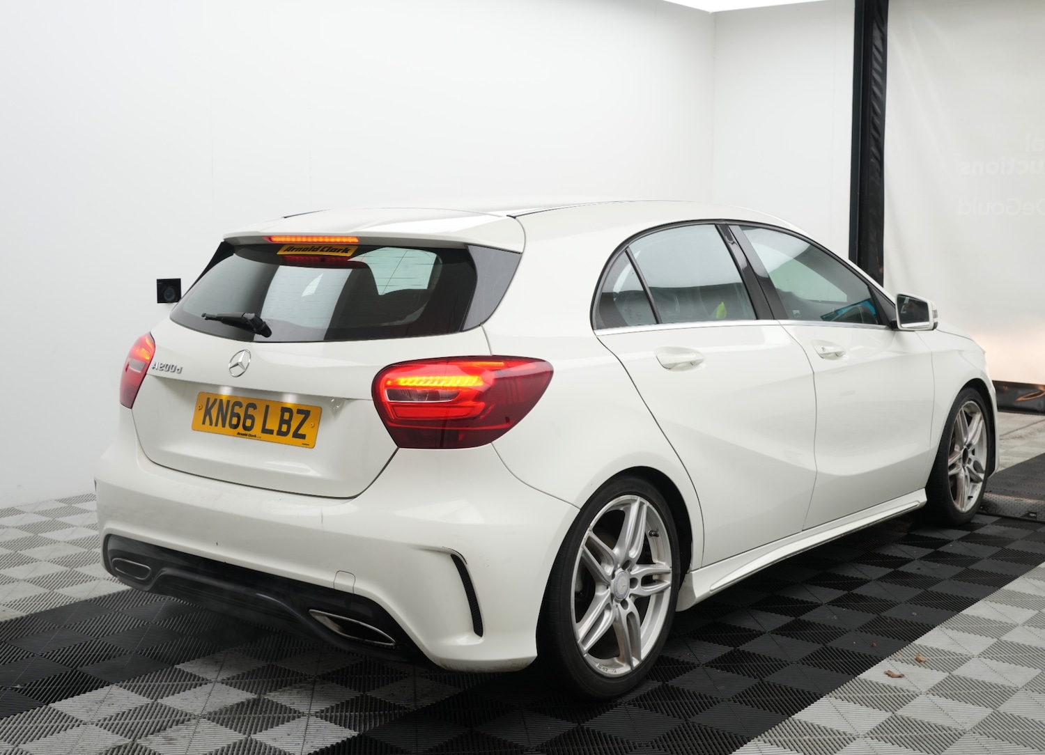 Used Mercedes-Benz A-Class 2016 for sale - 77650761: Photo 2