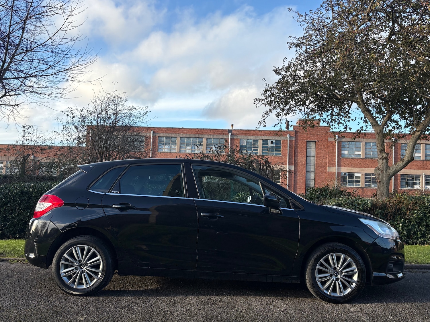 Used Citroen C4 2011 for sale - 76699750: Photo 4