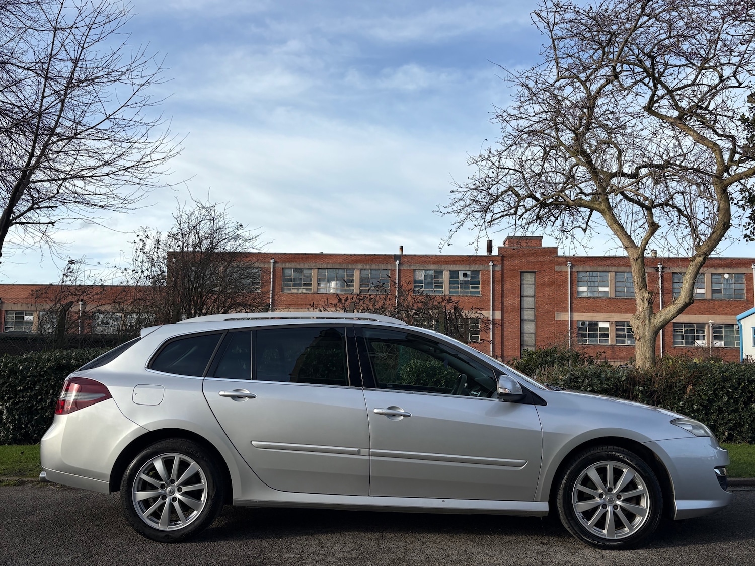 Used Renault Laguna 2011 for sale - 77271599: Photo 2