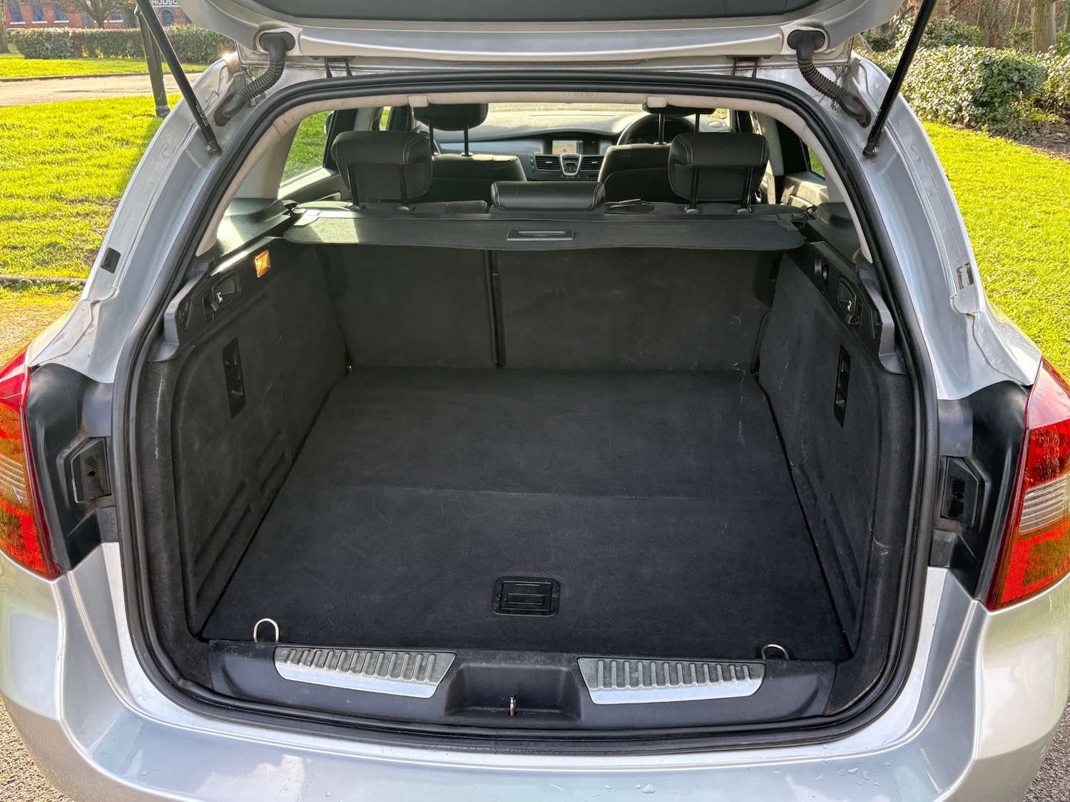 Used Renault Laguna 2011 for sale - 77271599: Photo 9