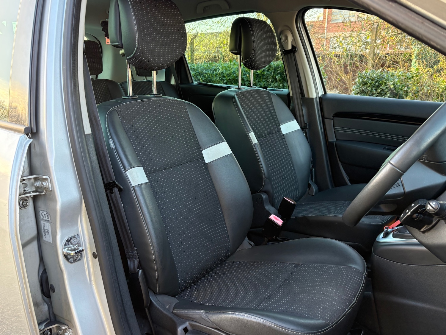 Used Renault Scenic 2011 for sale - 76714105: Photo 11