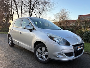 2011 (61) - 1.5 DCI 110 DYNAMIQUE TOMTOM 5DR *LONG MOT 19/11/2026 *HPI CLEAR