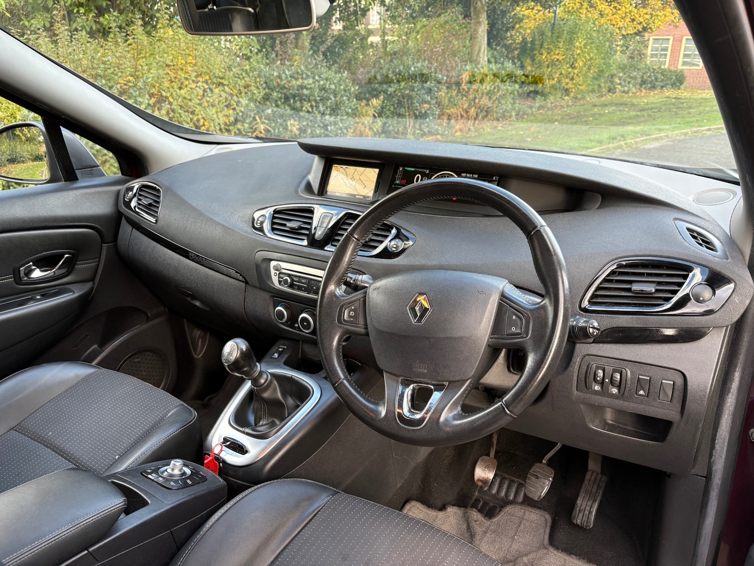 Used Renault Grand Scenic 2013 for sale - 76374730: Photo 3