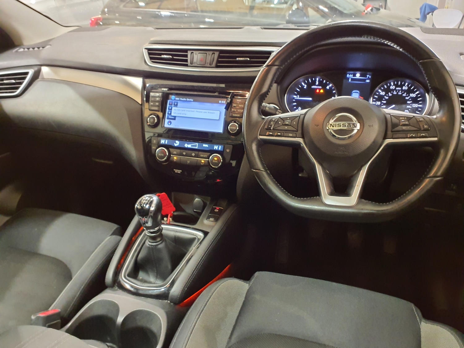 Used Nissan Qashqai 2017 for sale - 76884681: Photo 2