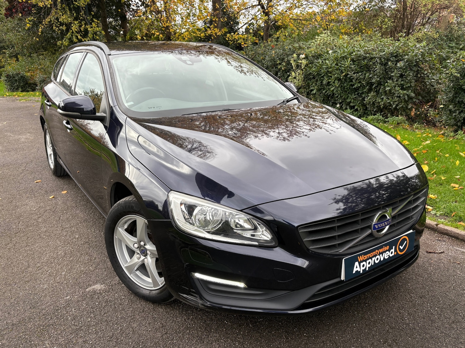 Used Volvo V60 2016 for sale - 76264436: Photo 1