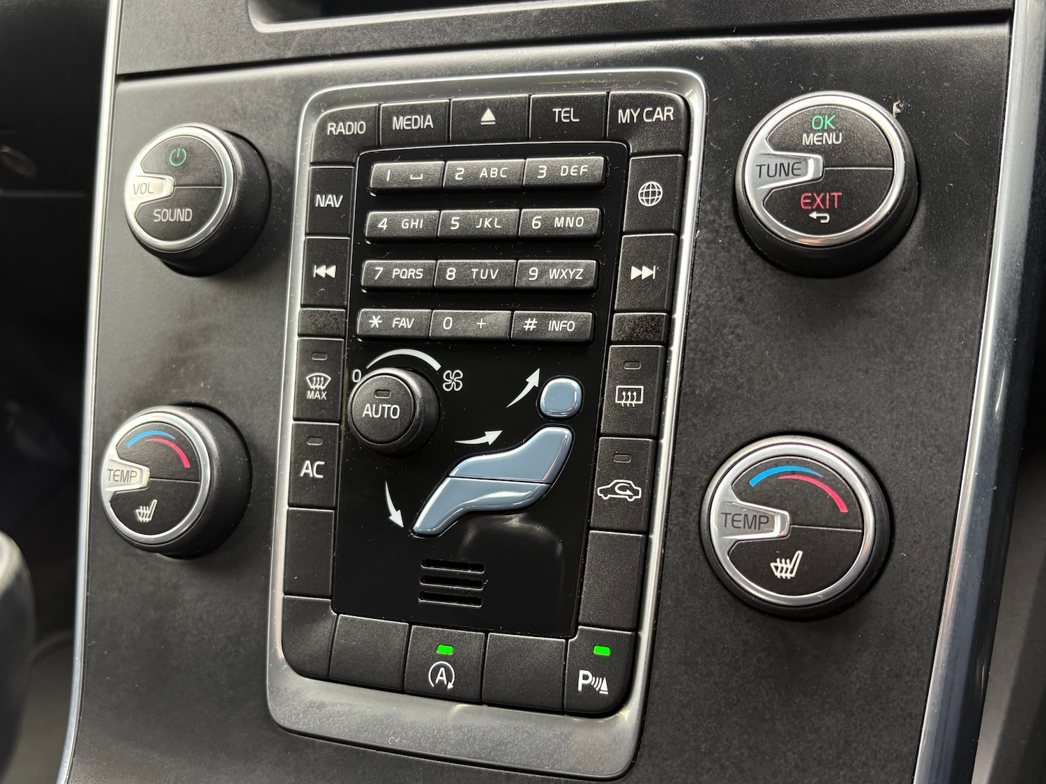 Used Volvo V60 2016 for sale - 76264436: Photo 10