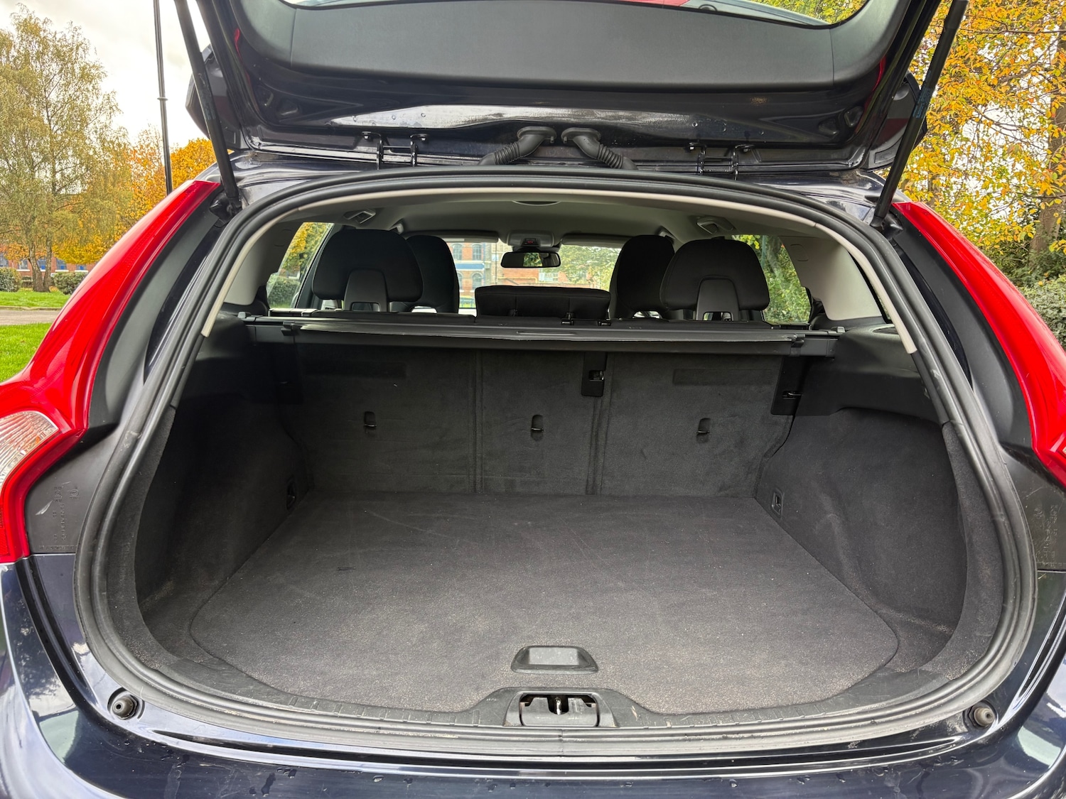 Used Volvo V60 2016 for sale - 76264436: Photo 6