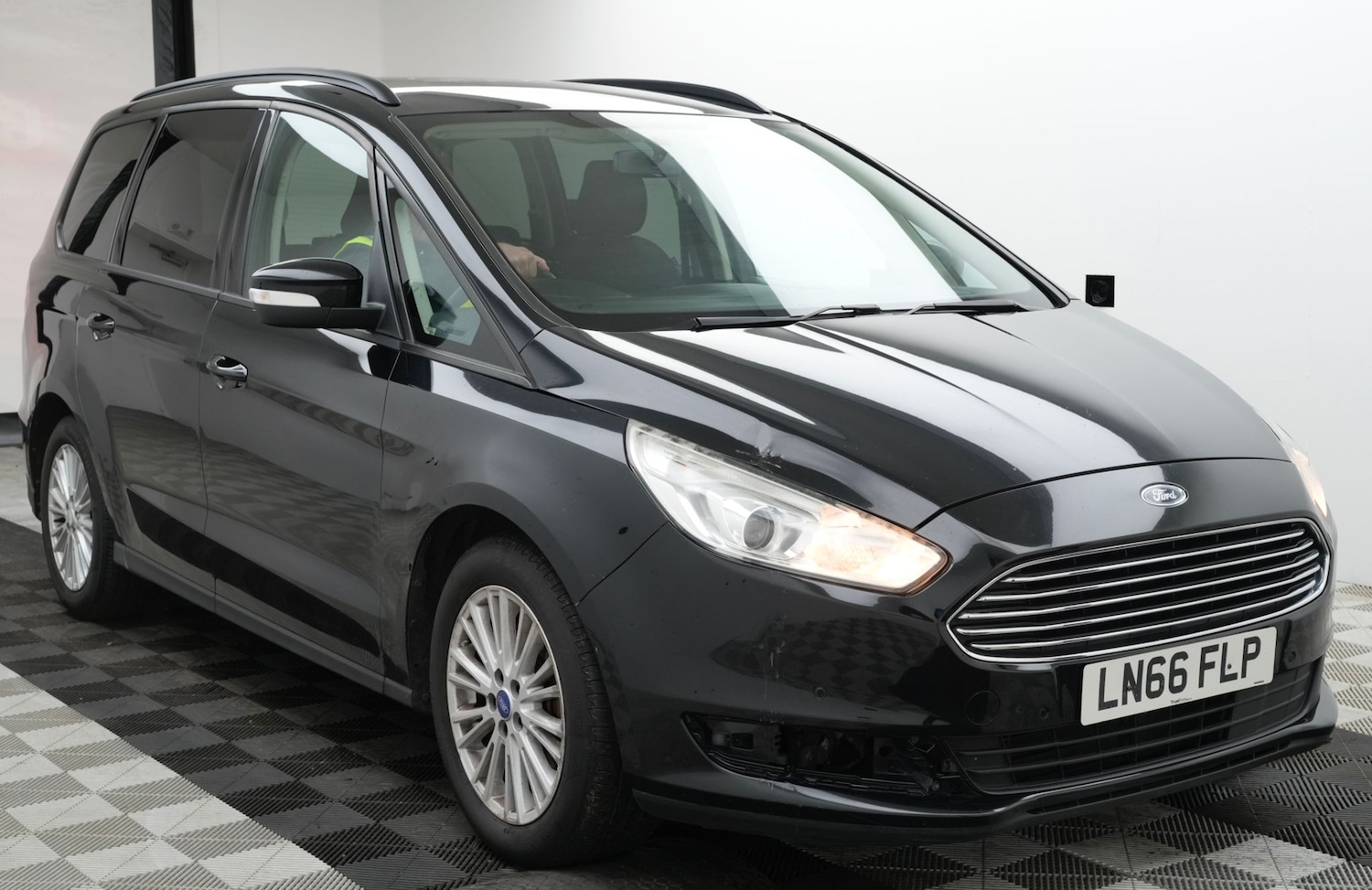 Used Ford Galaxy 2016 for sale - 76392537: Photo 1