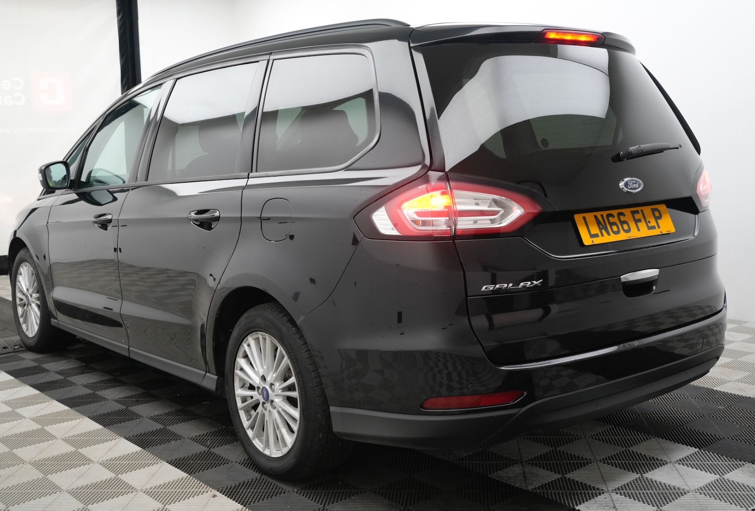 Used Ford Galaxy 2016 for sale - 76392537: Photo 2