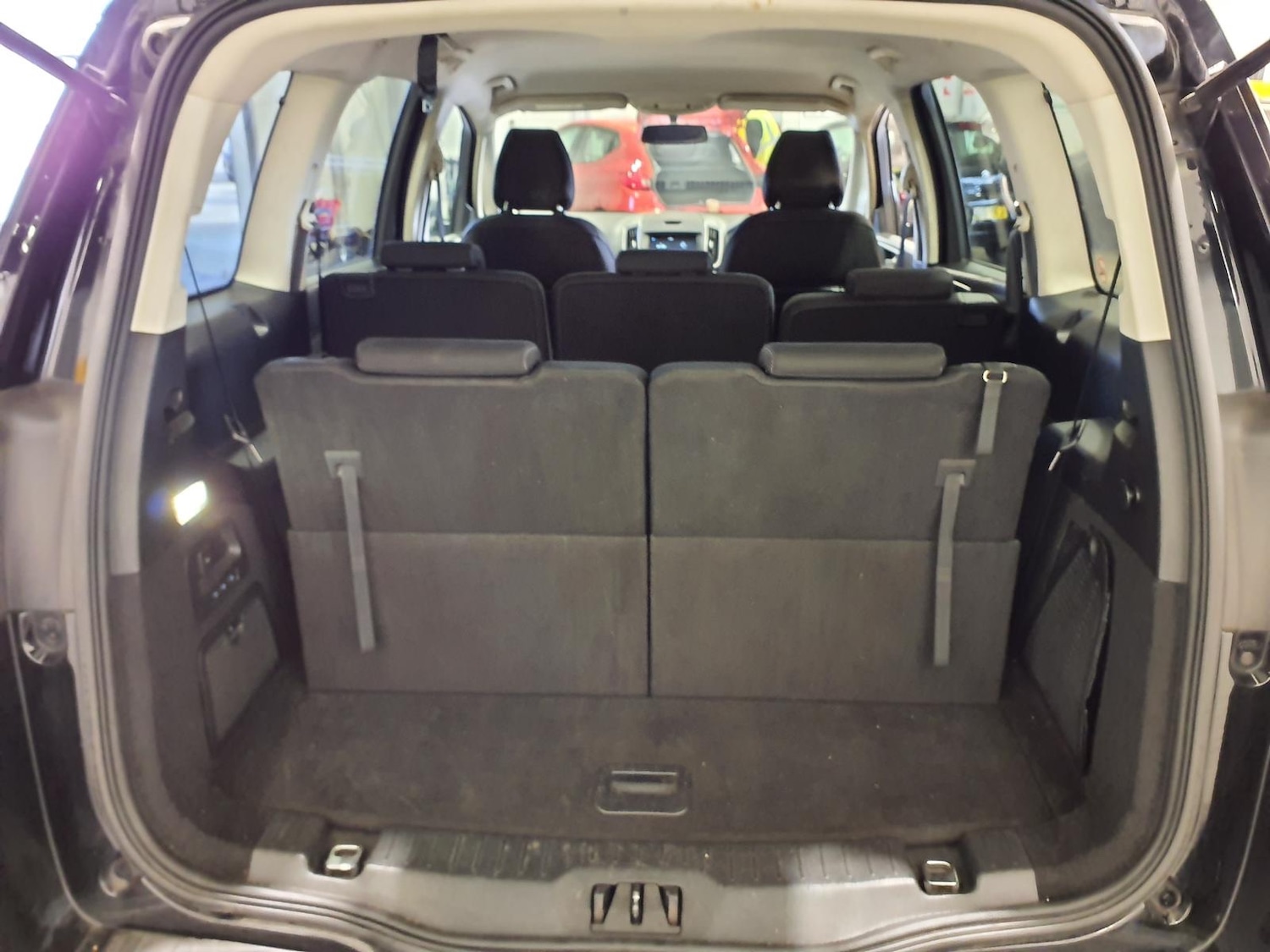 Used Ford Galaxy 2016 for sale - 76392537: Photo 8