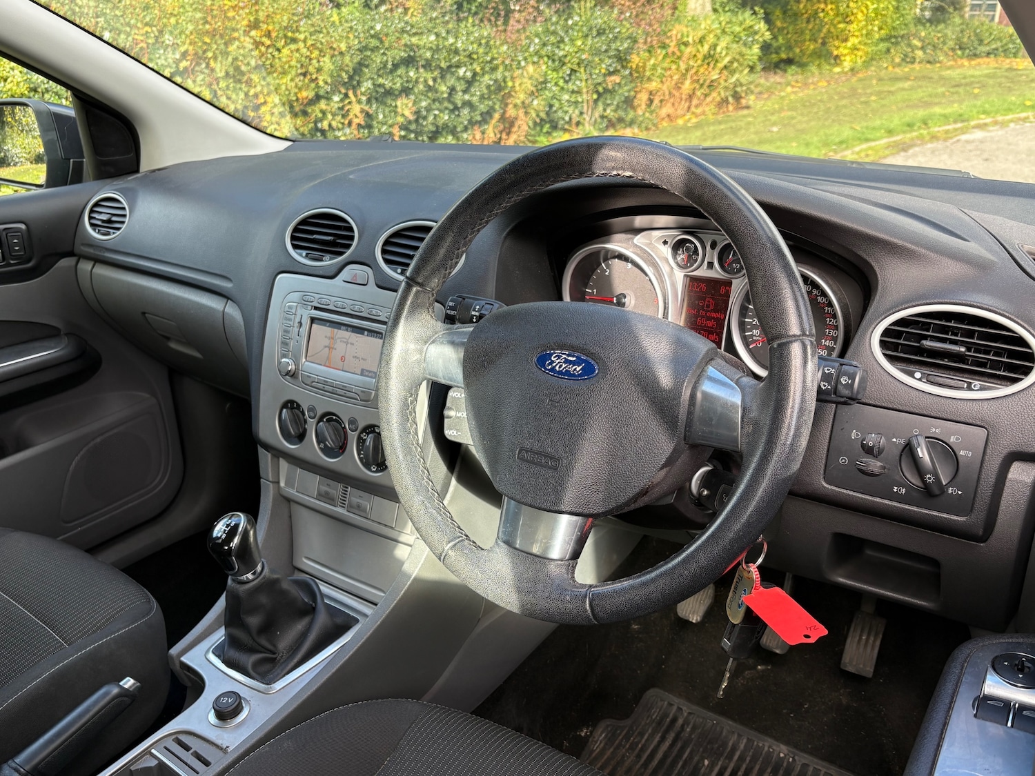 Used Ford Focus 2011 for sale - 76376967: Photo 2