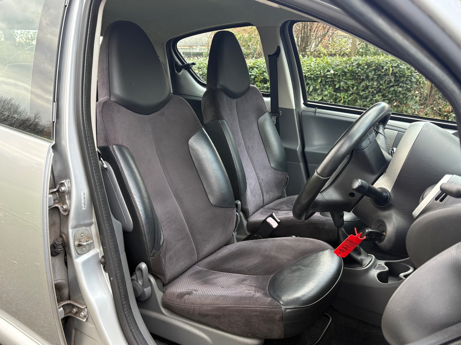 Used Toyota AYGO 2009 for sale - 76518570: Photo 3