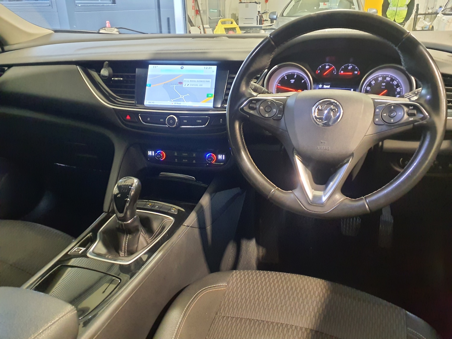 Used Vauxhall Insignia 2017 for sale - 76821487: Photo 2