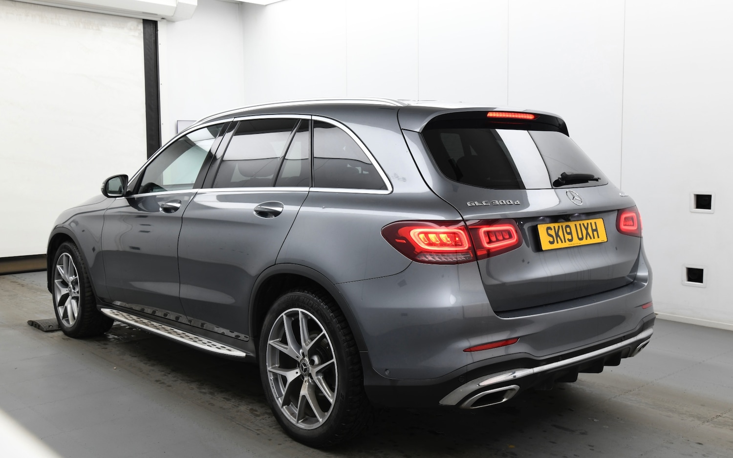 Used Mercedes-Benz GLC 2019 for sale - 77881186: Photo 2