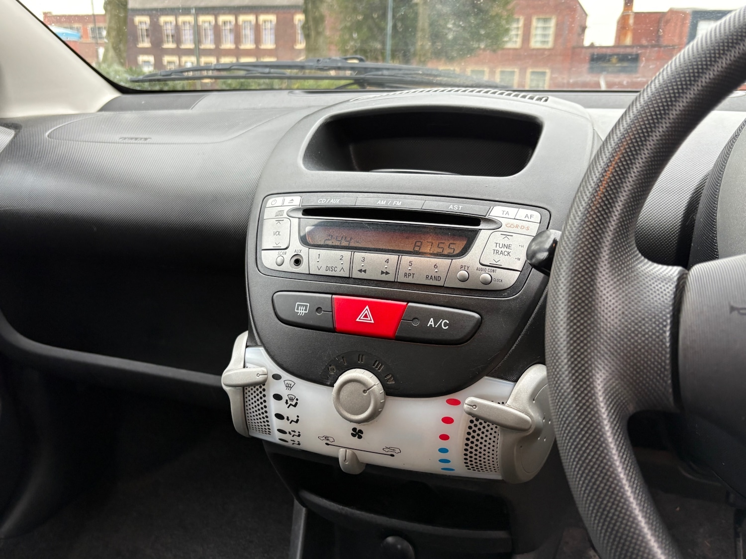 Used Peugeot 107 2014 for sale - 76950832: Photo 10