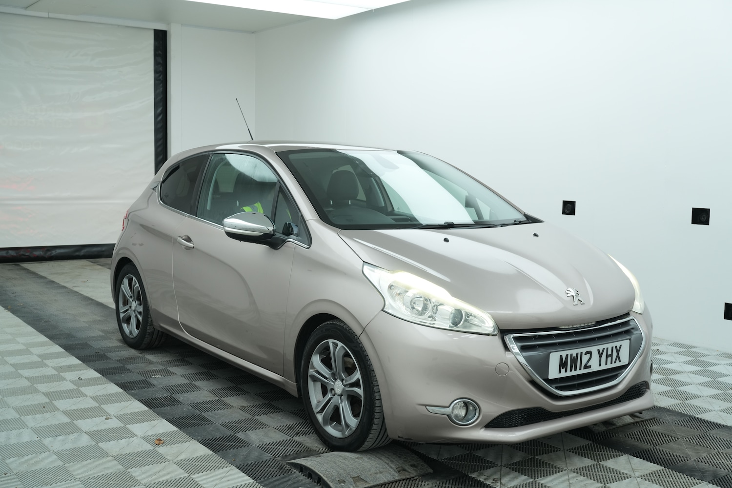 Used Peugeot 208 2012 for sale - 77461394: Photo 2