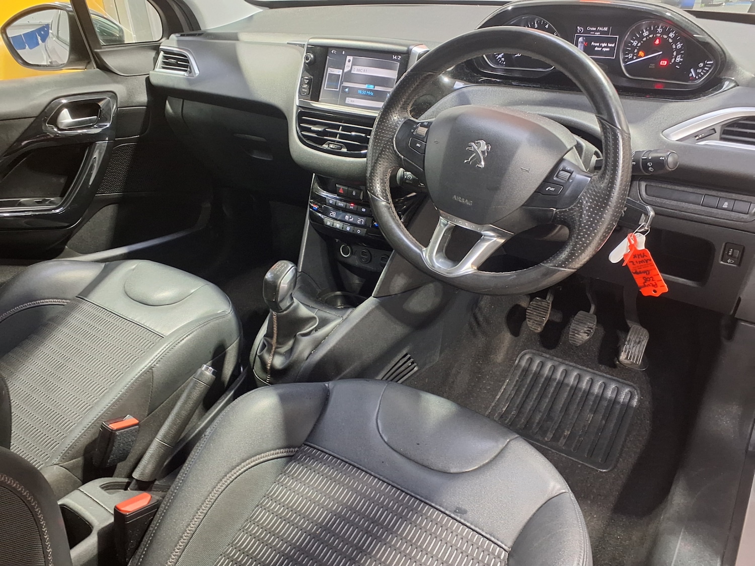 Used Peugeot 208 2012 for sale - 77461394: Photo 3