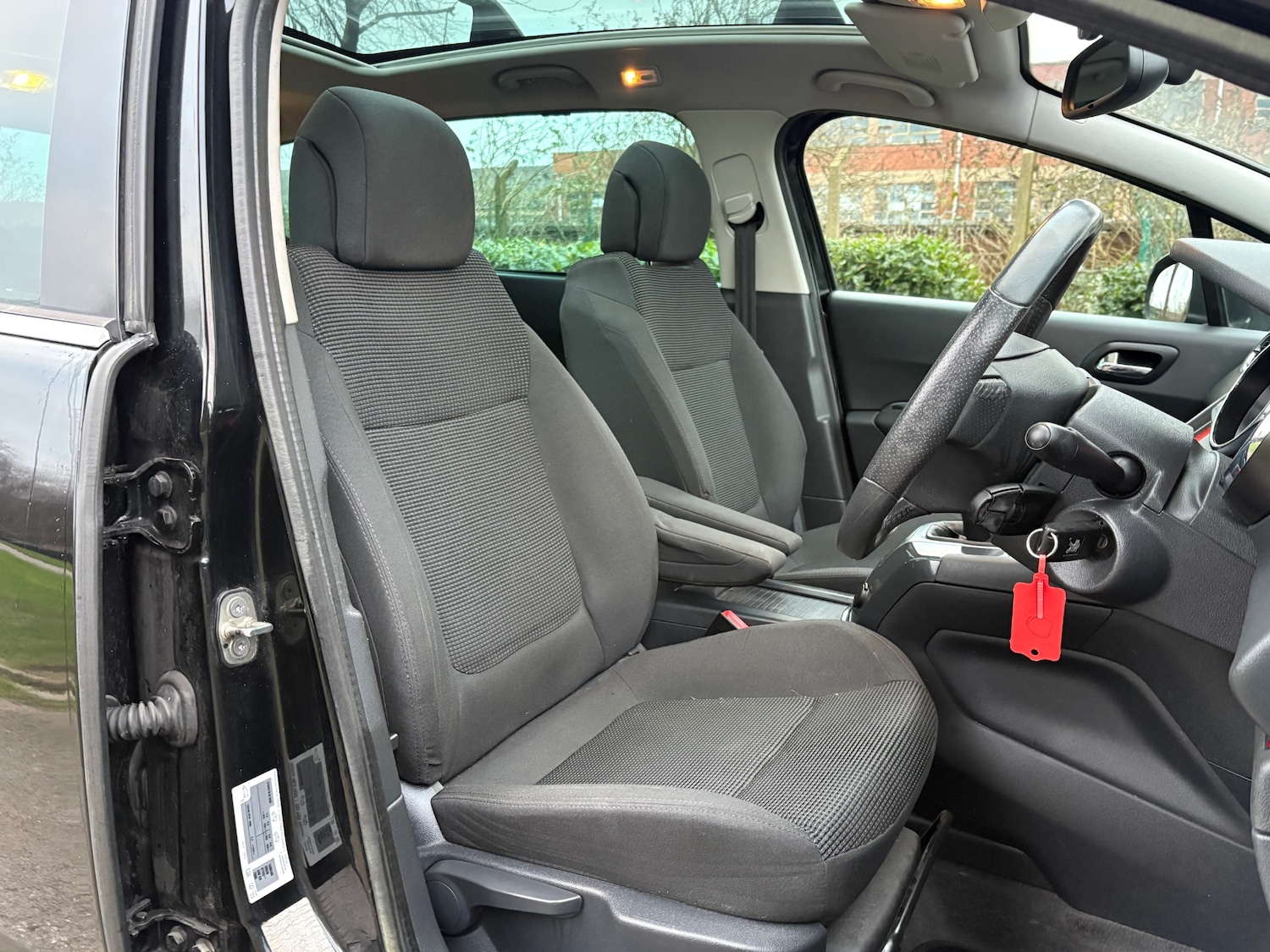 Used Peugeot 5008 2012 for sale - 77063755: Photo 15