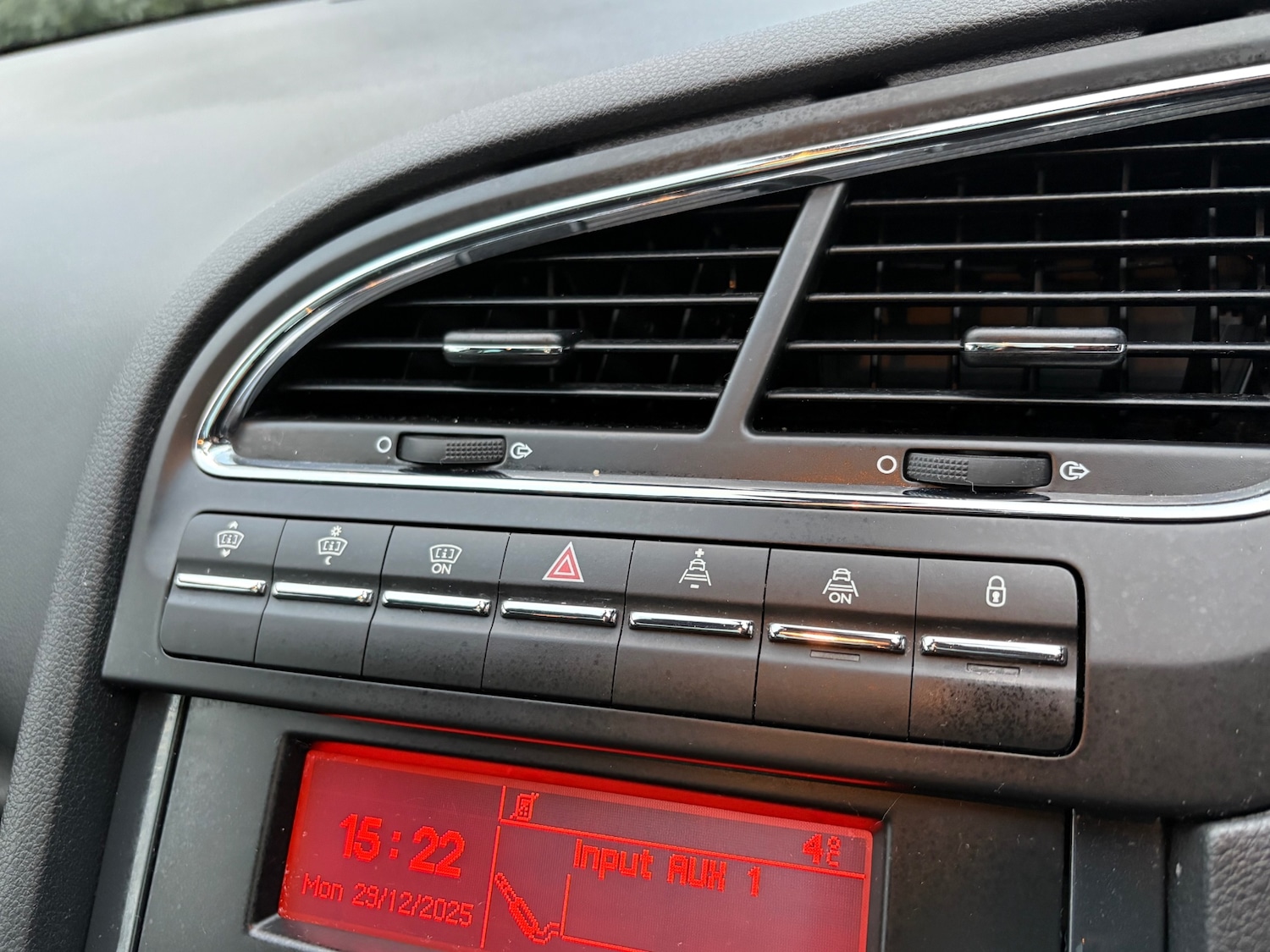 Used Peugeot 5008 2012 for sale - 77063755: Photo 20