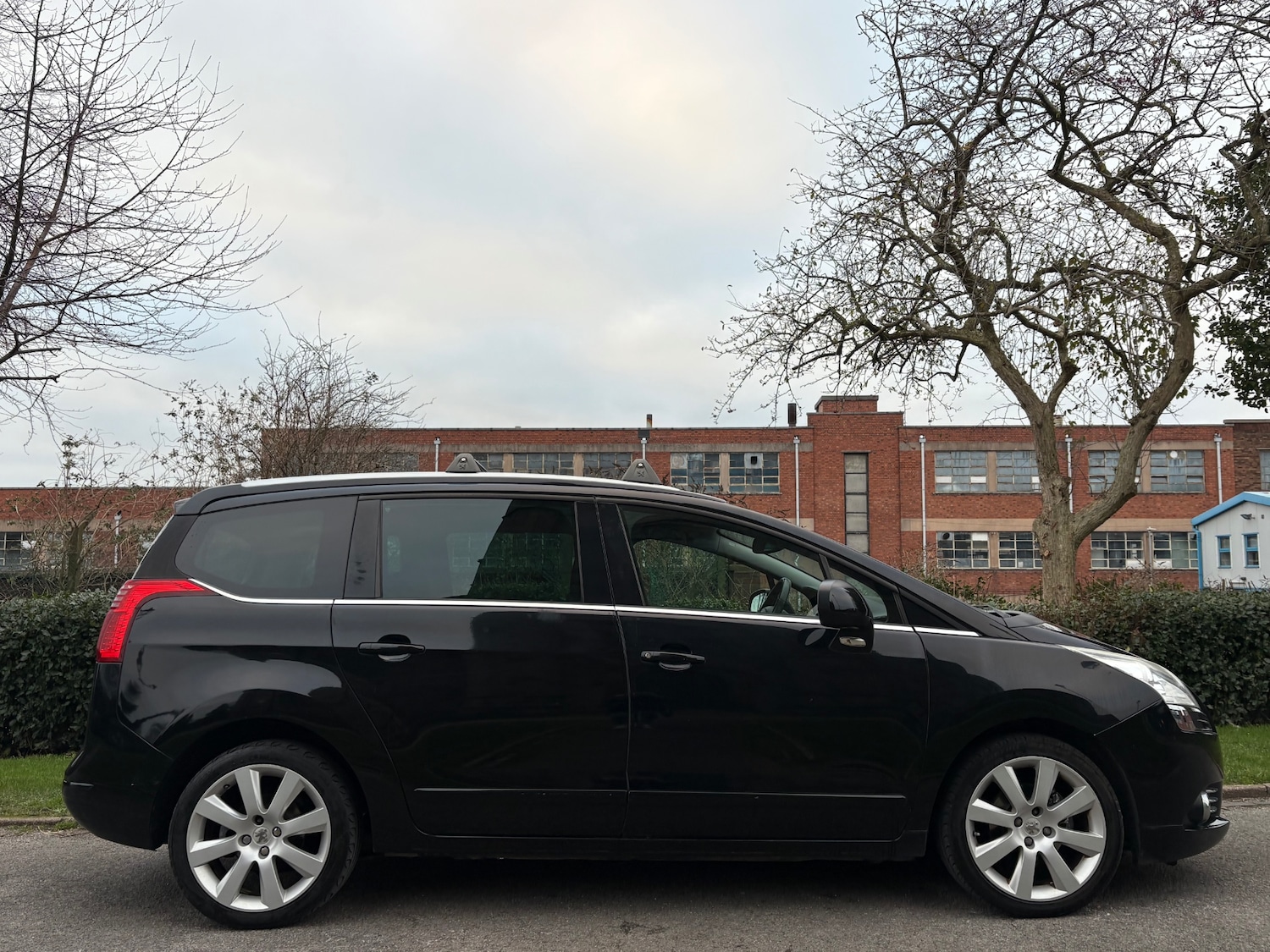 Used Peugeot 5008 2012 for sale - 77063755: Photo 3