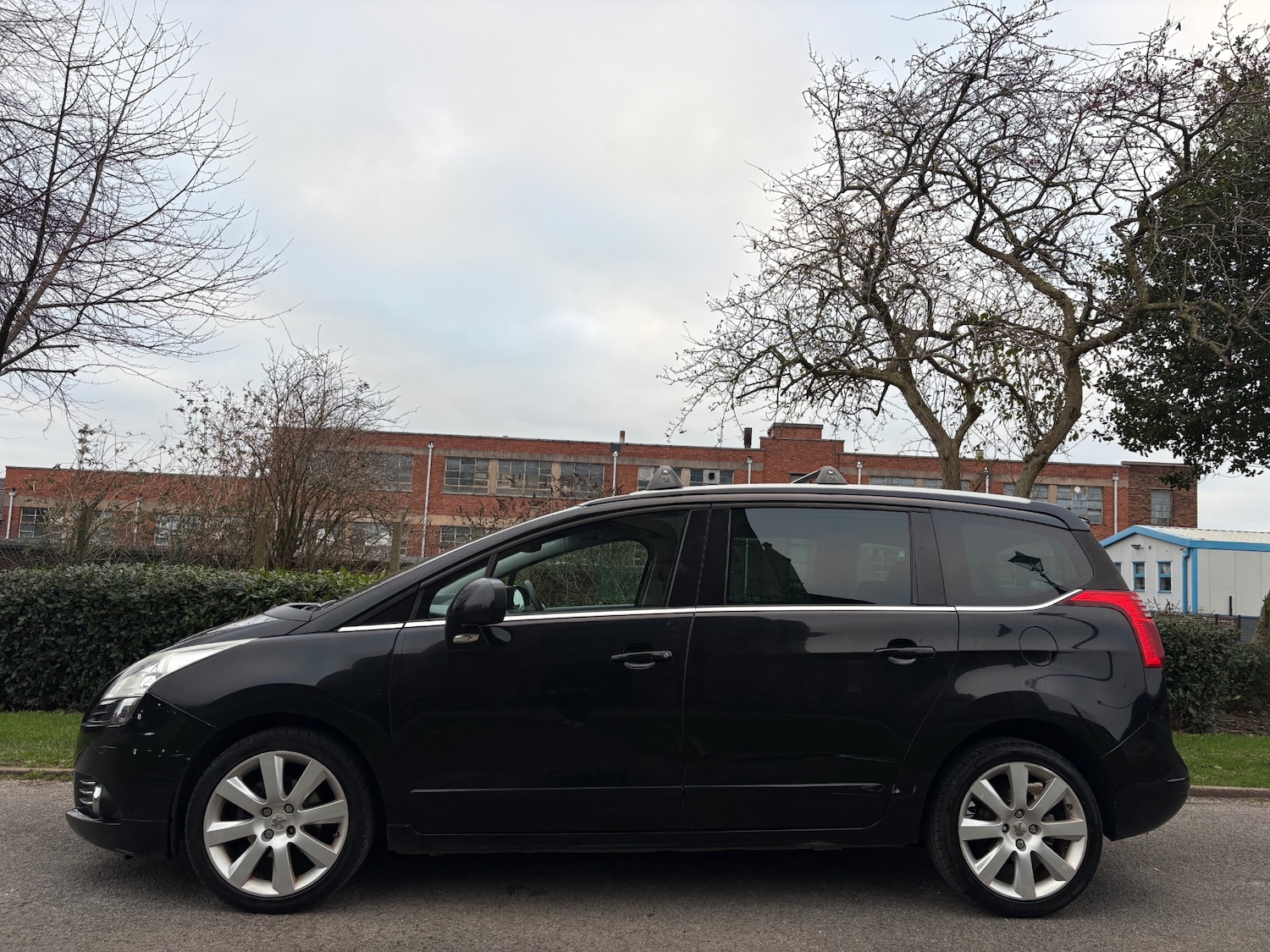 Used Peugeot 5008 2012 for sale - 77063755: Photo 9