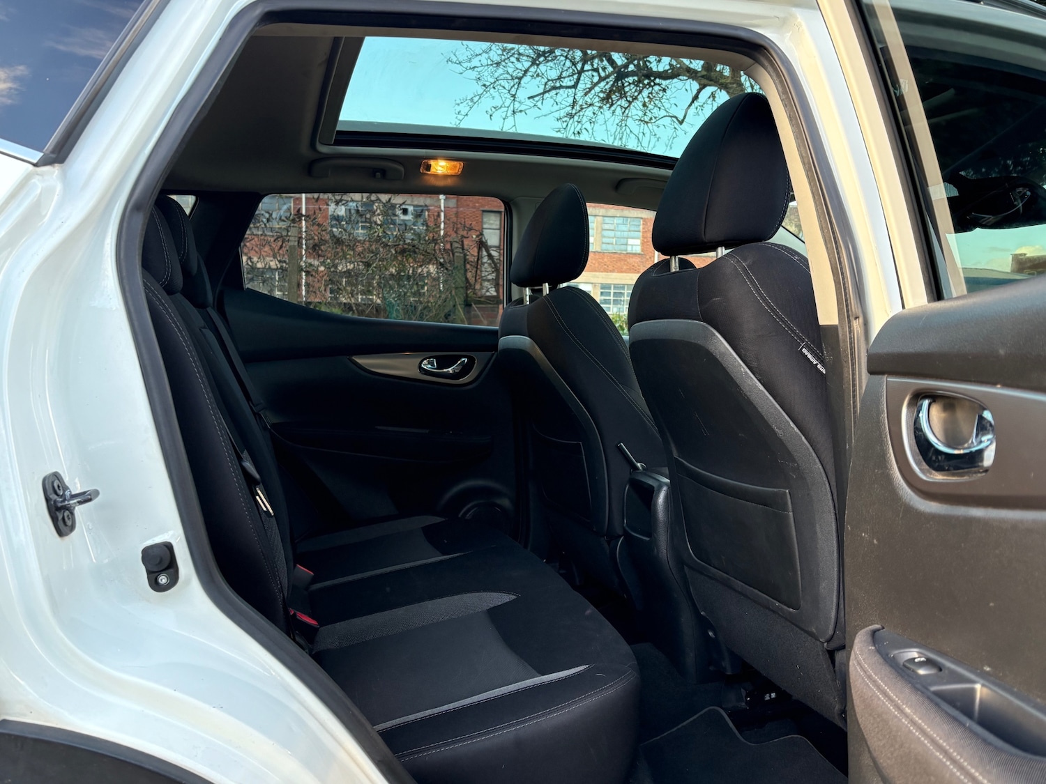 Used Nissan Qashqai 2017 for sale - 77005969: Photo 17