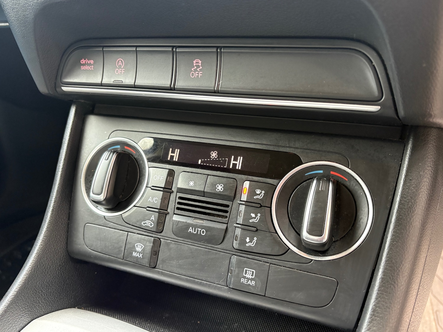 Used Audi Q3 2016 for sale - 77650083: Photo 16