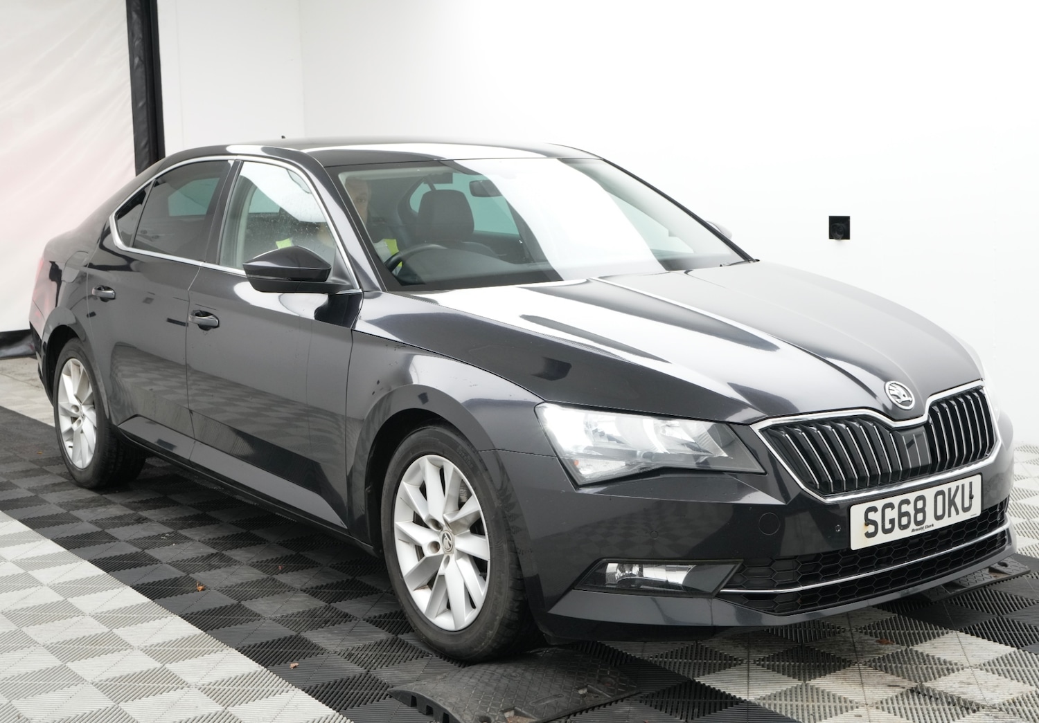 Used Skoda Superb 2018 for sale - 76885191: Photo 1