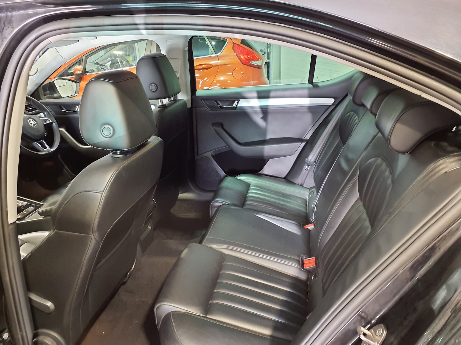 Used Skoda Superb 2018 for sale - 76885191: Photo 4