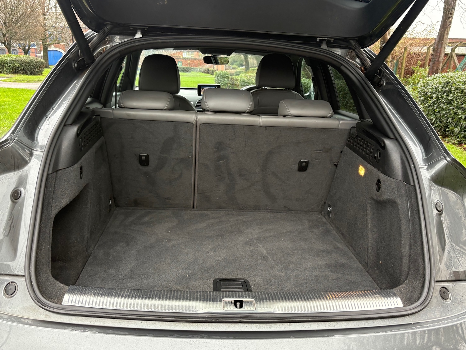 Used Audi Q3 2016 for sale - 76859876: Photo 9