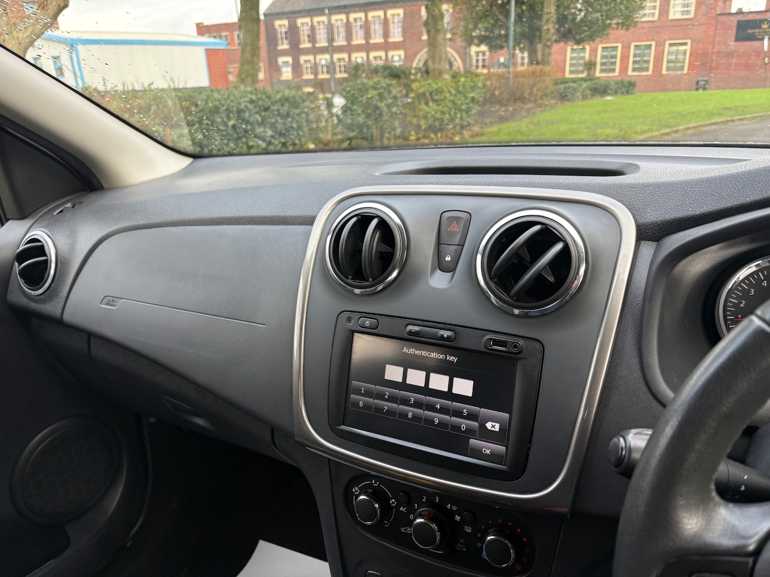 Used Dacia Sandero Stepway 2014 for sale - 76792672: Photo 14