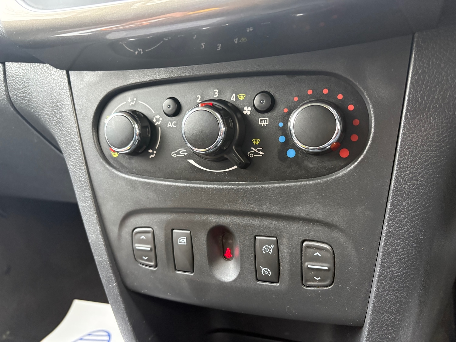 Used Dacia Sandero Stepway 2014 for sale - 76792672: Photo 15