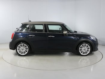 Used MINI Hatch 2022 for sale - 77033018: Photo