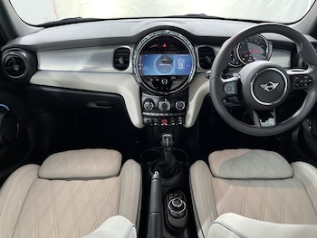 Used MINI Hatch 2022 for sale - 77033018: Photo