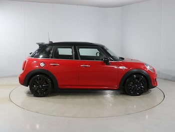 Used MINI Hatch 2021 for sale - 76982206: Photo