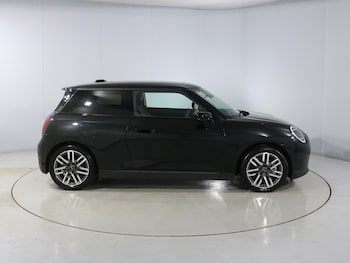 Used MINI Cooper 2024 for sale - 77248103: Photo