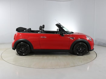 Used MINI Convertible 2023 for sale - 76981697: Photo