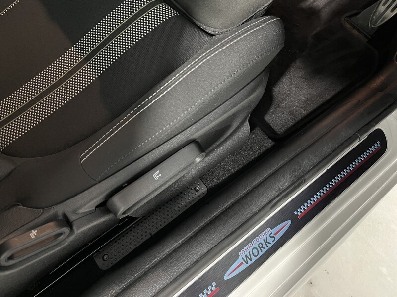 Used MINI Convertible 2023 for sale - 77567399: Photo 18